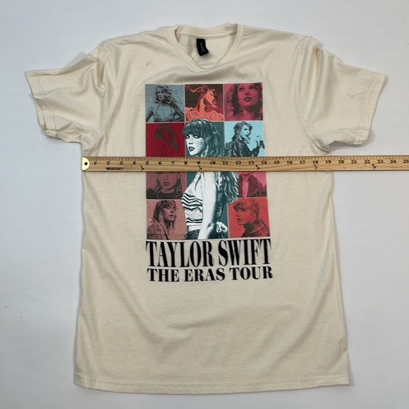 Taylor Swift The Eras Tour Tee Size M US Tour Dates On Back - Picture 6 of 9